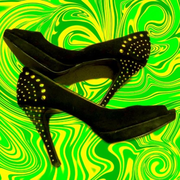 Black & Sexy Riveted Peep Toe Pumps - Picture 1 of 16